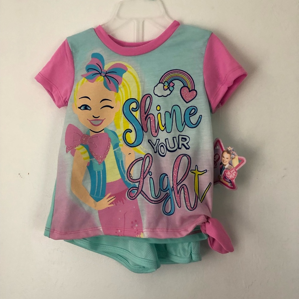 Nickelodeon Very cute and comfortable girl's shirt and shorts set 2T